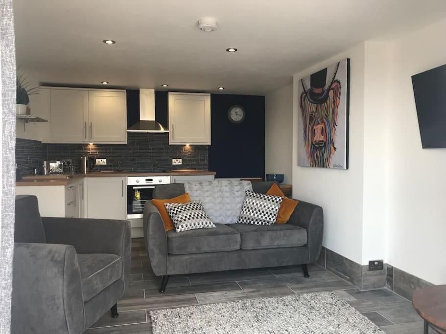 Mumbles - Modern Apartment With Panoramic Sea Views Oystermouth Экстерьер фото