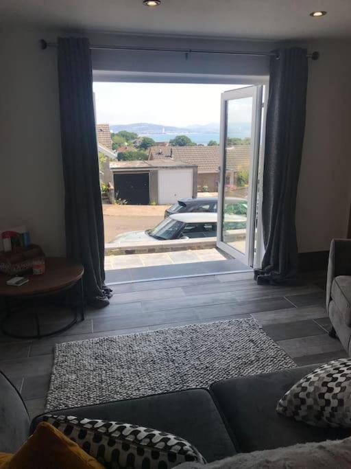 Mumbles - Modern Apartment With Panoramic Sea Views Oystermouth Экстерьер фото