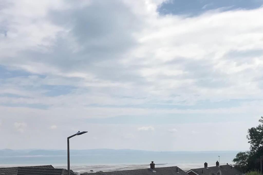 Mumbles - Modern Apartment With Panoramic Sea Views Oystermouth Экстерьер фото