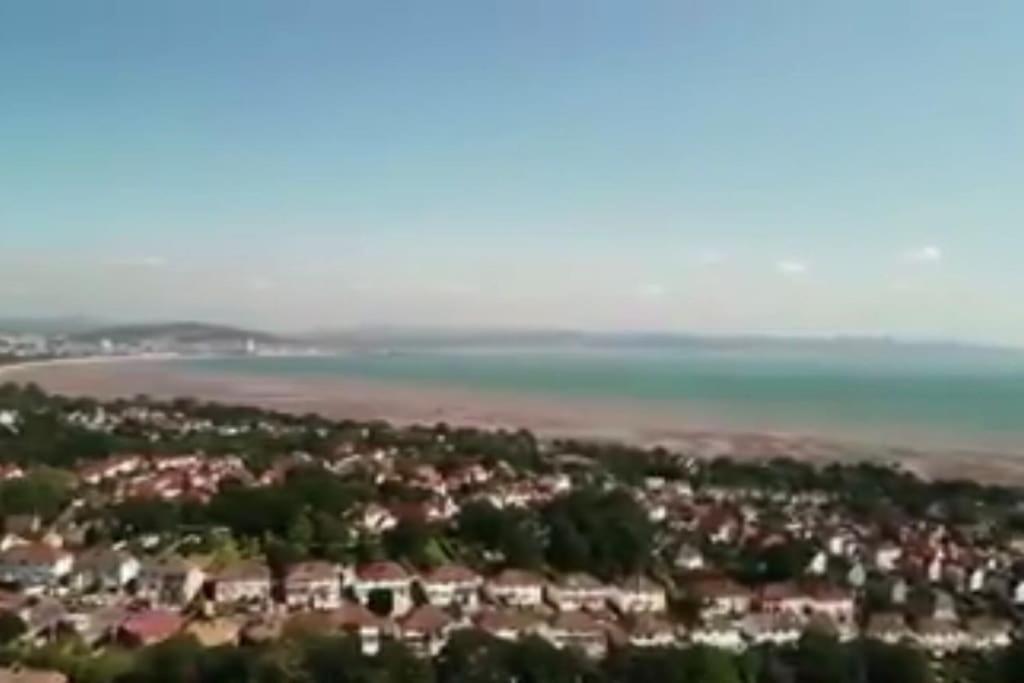 Mumbles - Modern Apartment With Panoramic Sea Views Oystermouth Экстерьер фото