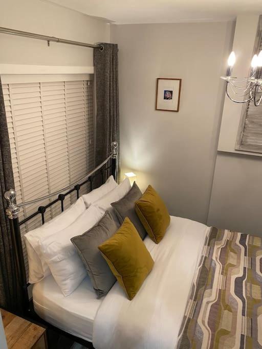 Mumbles - Modern Apartment With Panoramic Sea Views Oystermouth Экстерьер фото